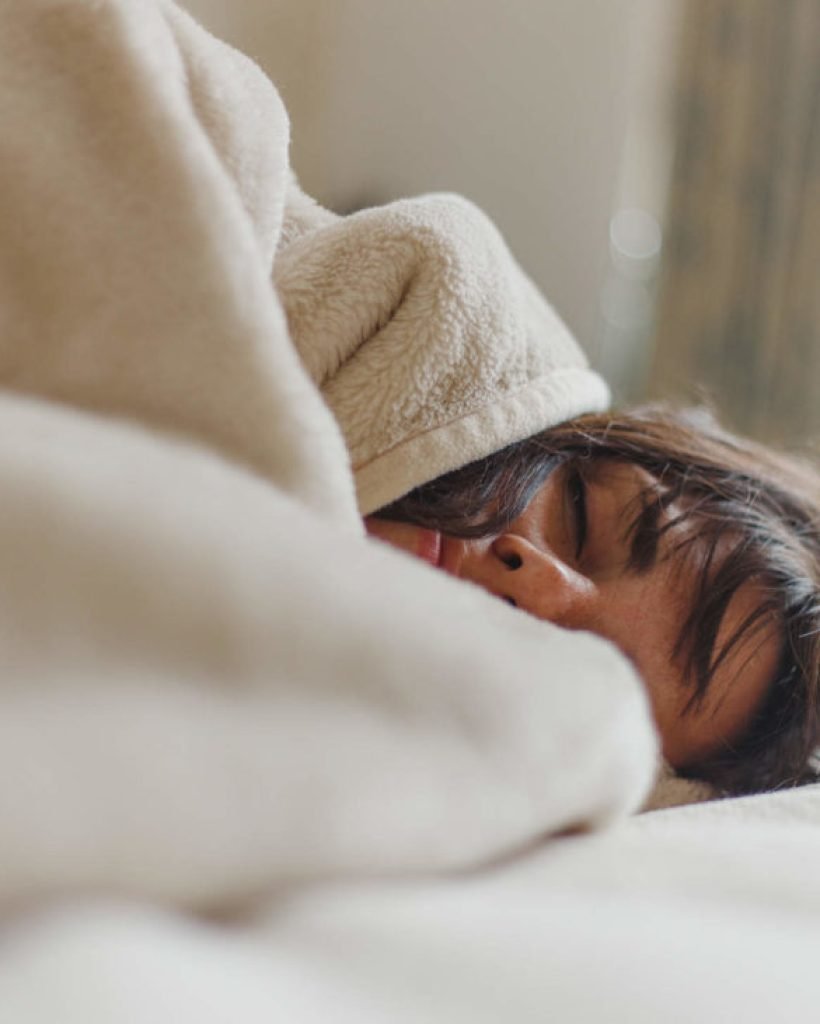 sleeping-4UHX4ZJ-600x730